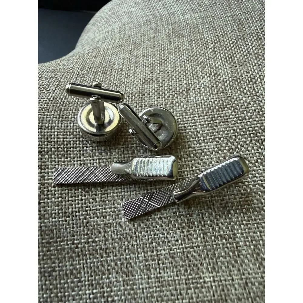 Unbranded this silver